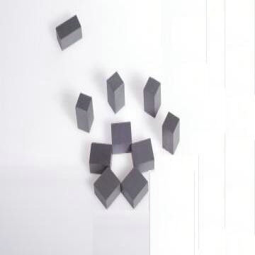 産業用および自動化用の残留磁束密度0.3～0.45テスラを発生する黒色永久フェライト磁石